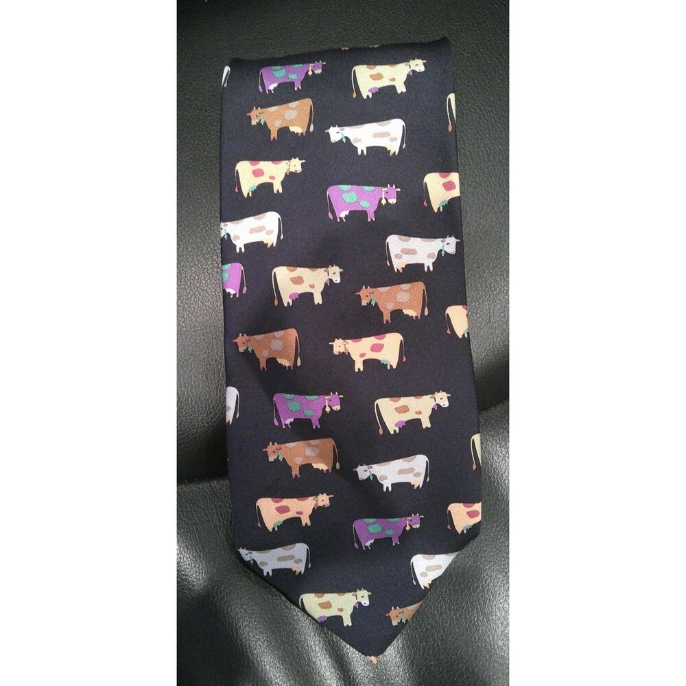NWOT  Navy Blue MOO Cows Alynn Neckwear 100% Silk Cutest Tie I HAve Ever Seen